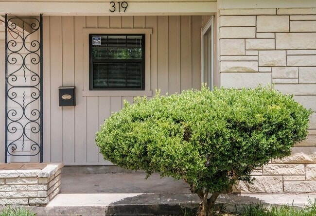 Building Photo - 319 Mink Dr Rental