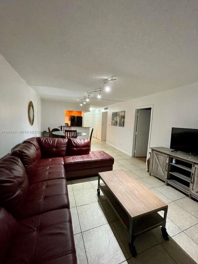 Photo - 1465 NE 123rd St Unidad 215