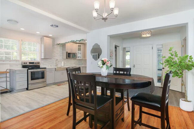 Photo - 426 Riverland Dr