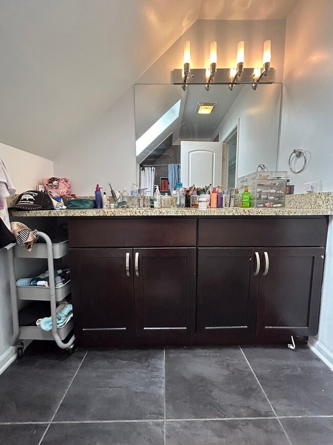 Photo - 2246 W Belden Ave Unit 3F