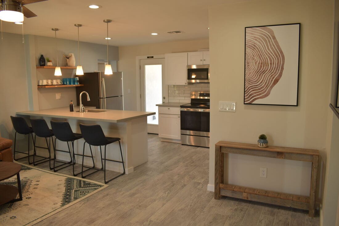 Photo - 934 E Amelia Ave