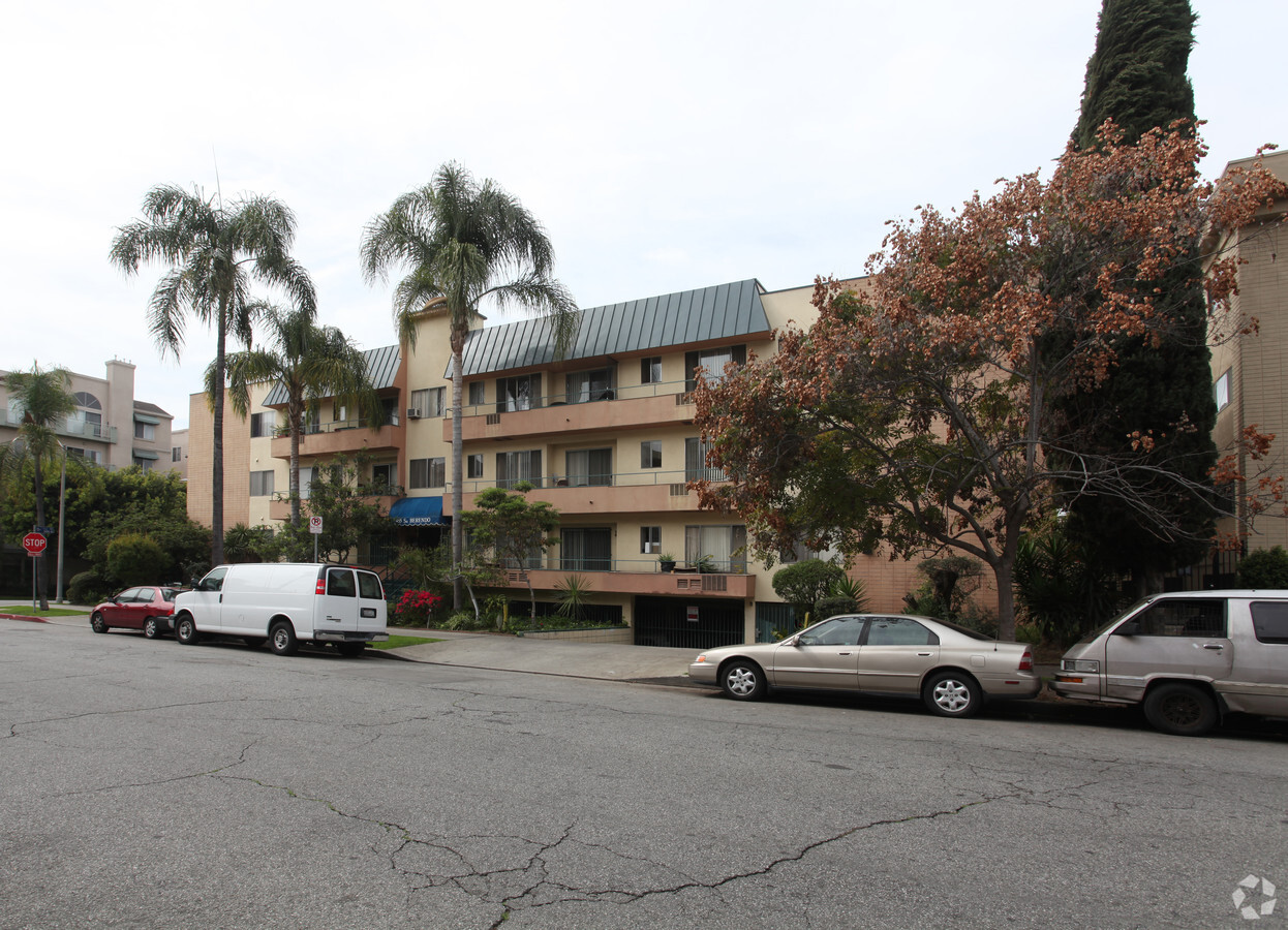 Photo - 455 S Berendo St Apartments