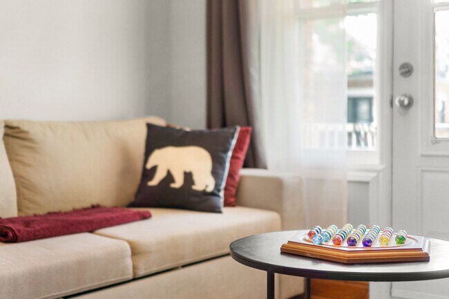 Photo - 6419-610e 10e Avenue Unit ID1234506P