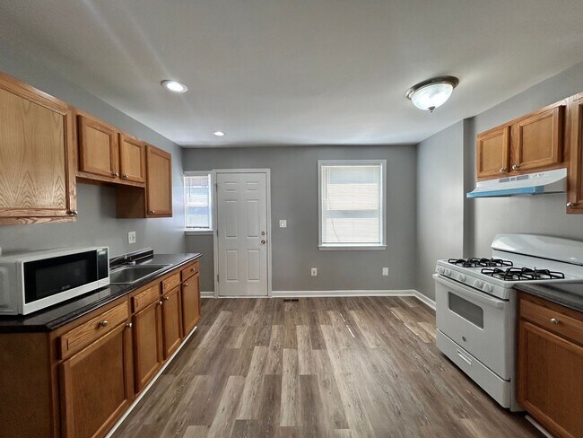 Photo - 3207 Ingleside Ave
