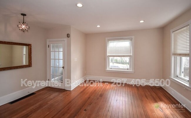 Photo - 61 E Ashland St