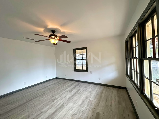 Photo - 689 Tarawa Dr