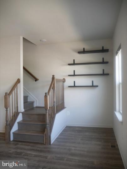 Photo - 2517 Drake Ln