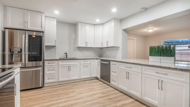 Photo - 740 Beachwood Ln