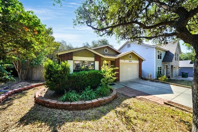 Photo - Cozy 3-Bed, 2-Bath with Fireplace in Prime...