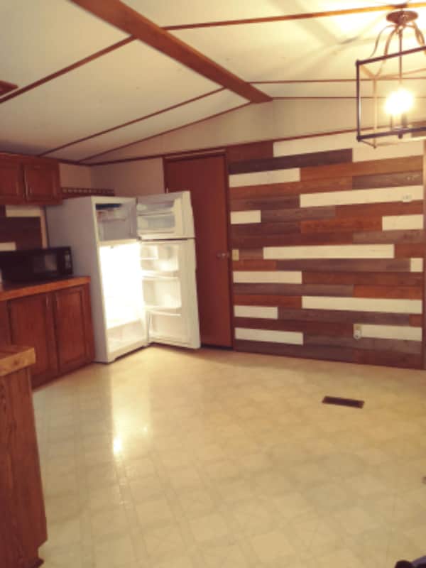 Photo - 611 Herron Rd