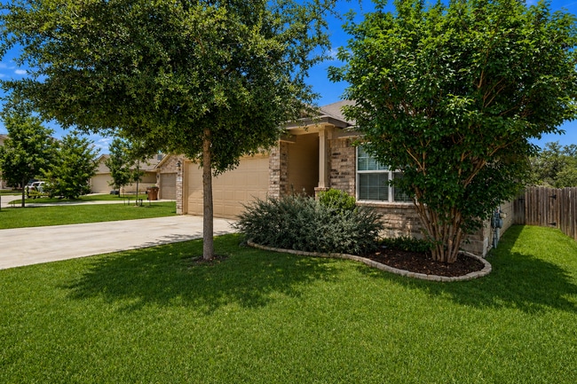 Photo - Open Floor Plan w/ All Appliances Included | Private Yard & Spa-Like Primary Bath