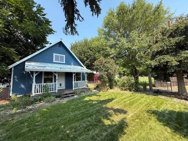 Building Photo - Dalton Home With Shop - Available Now!