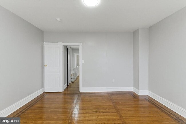 Photo - 5213 Harlan St