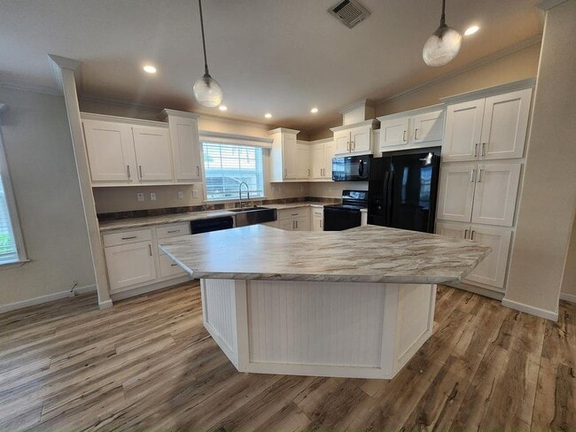 Building Photo - 215 Caviller Ct Rental