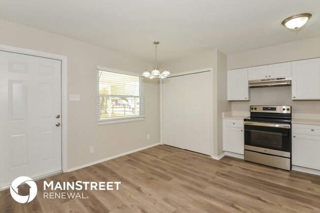 Photo - 2300 23rd Ave W