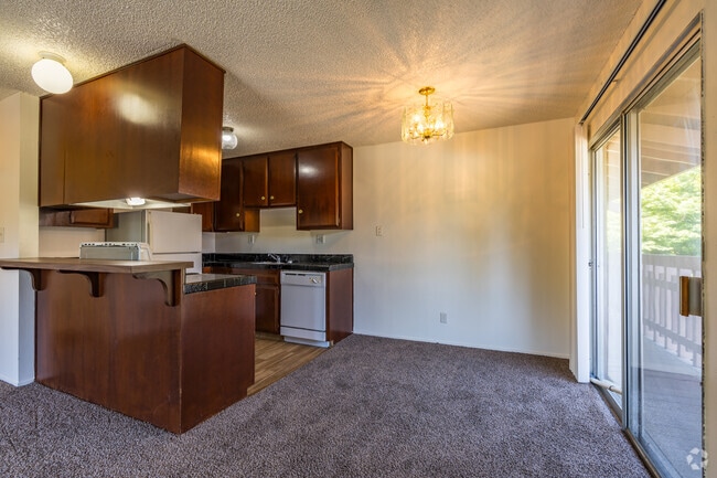 1BR, 1BA - 950SF - Dining Room - South Park Village Apartments