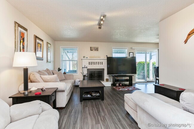 Building Photo - 1633 SW 22nd St Rental