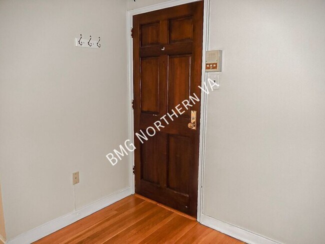 Photo - 3403 Commonwealth Ave