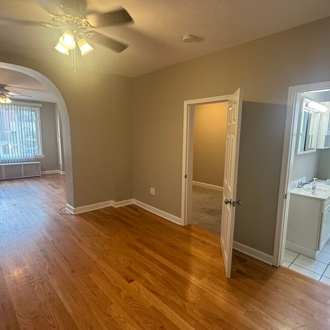 Building Photo - 1517 W Grand Ave Unit 2 Rental