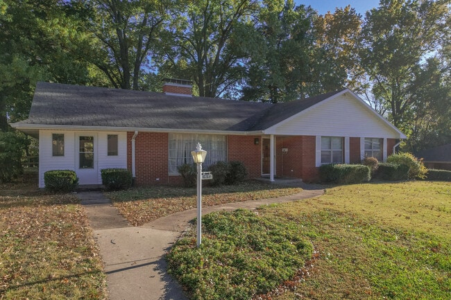 Photo - 634 Norris Dr