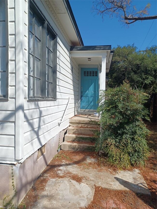 Photo - 2808 Windsor Rd
