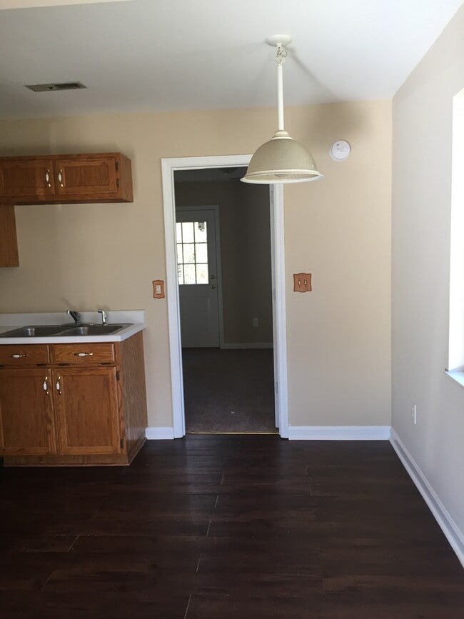 Photo - 3466 Hedge Drive Northeast