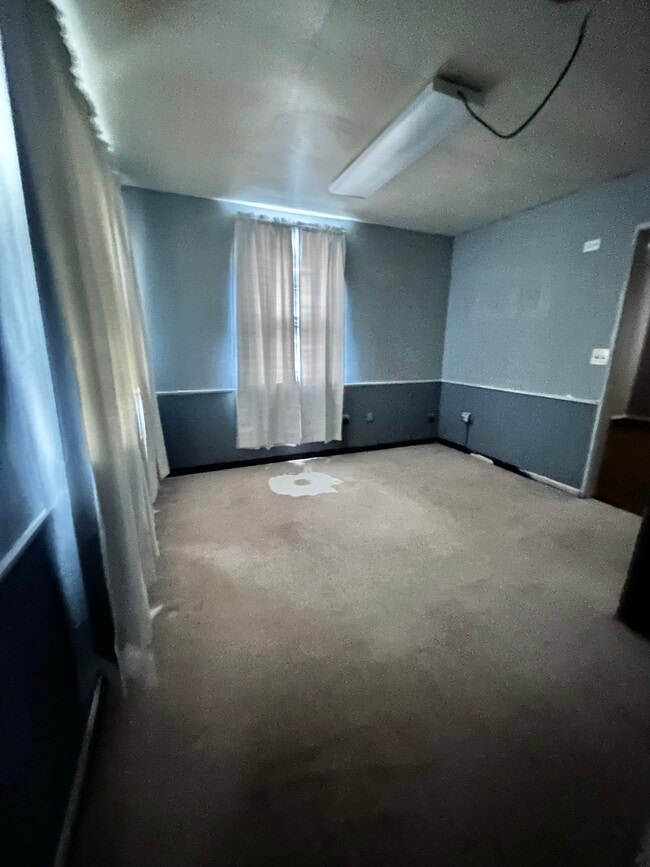 Photo - 205 S Commercial Ave