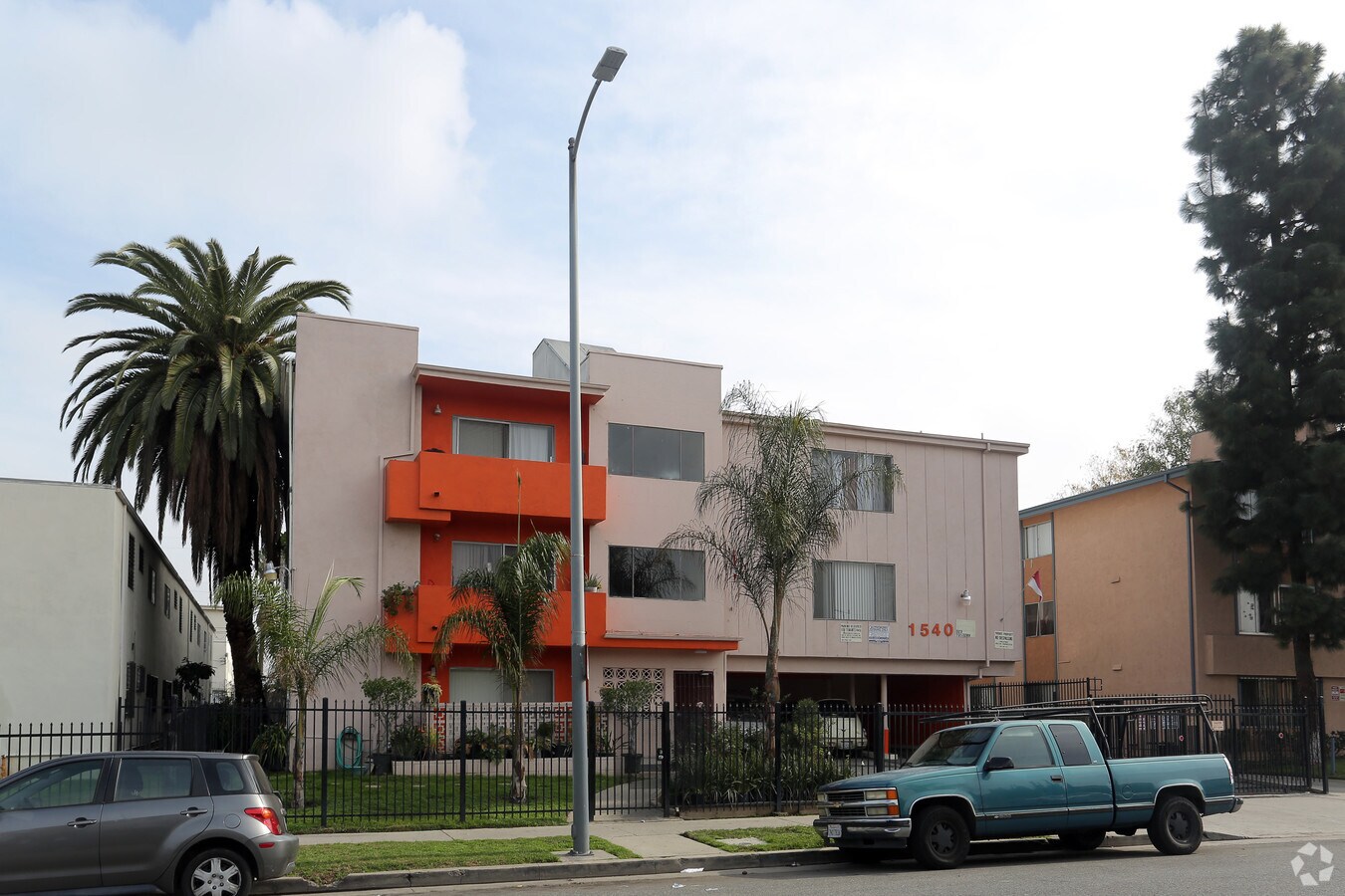 Photo - 1540 S Gramercy Pl Apartments