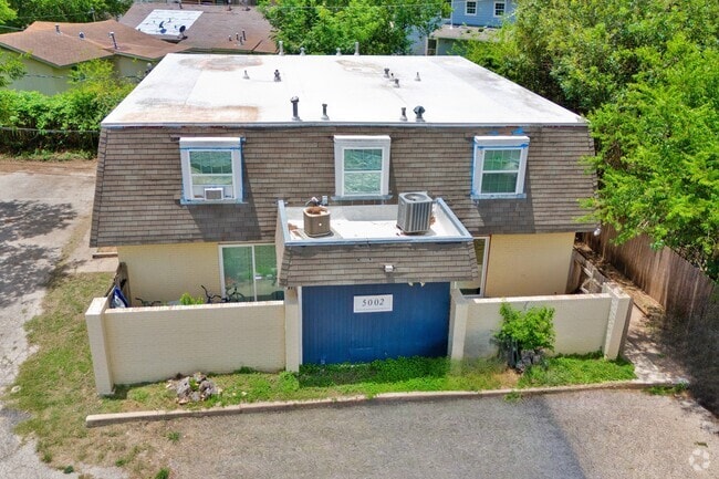 Building Photo - 5002 Blue Spruce Cir Unit C Rental