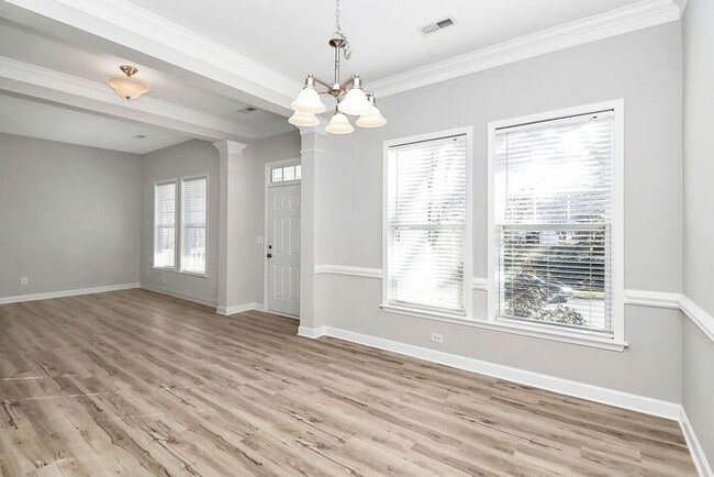 Photo - Gorgeous 3BD/2.5BA Craftsman Style Home in the Westmoreland Community!