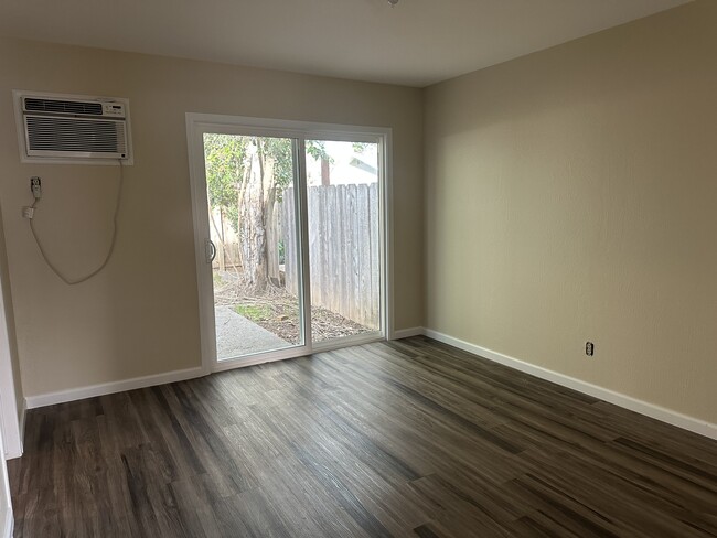 Photo - 2423 North Ave Unit D