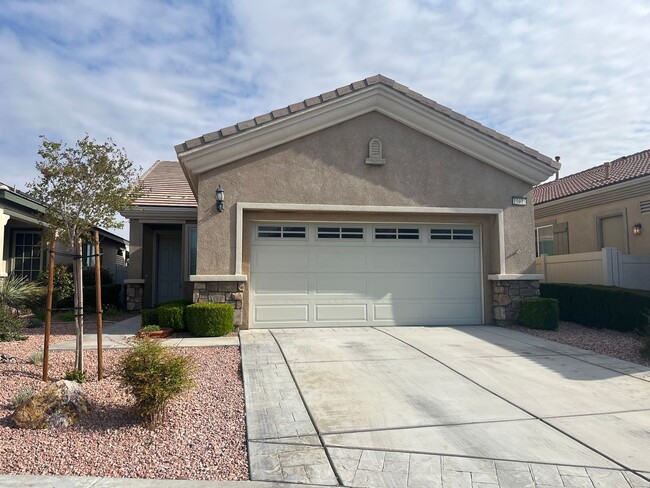 2 bedroom 2 bath with bonus room/ office r... - 2 bedroom 2 bath with bonus room/ office r... House