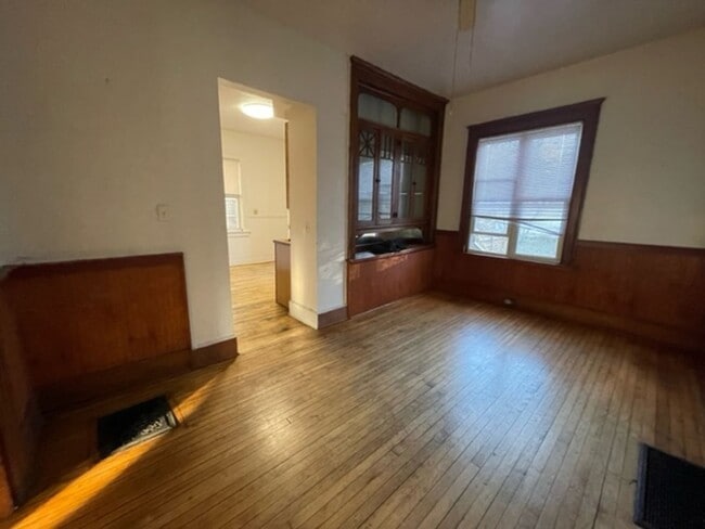 Photo - Beautiful 4 Bedroom 1.5 Bath House!