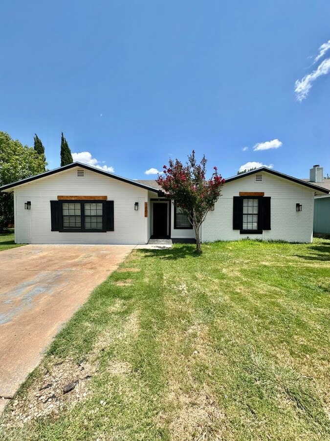Photo - 1802 High Butte Dr
