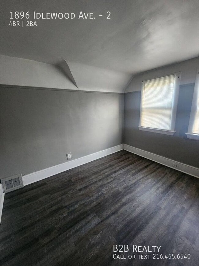 Photo - 1896 Idlewood Ave Unidad 2