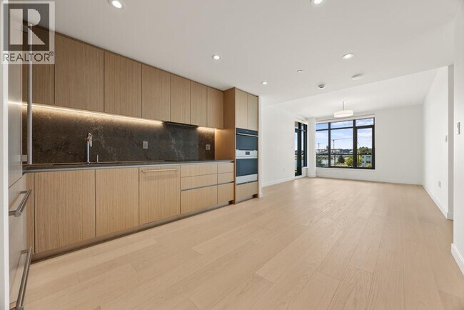 785 Harbour Wy Unit 501