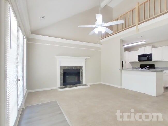 Photo - 510 Surveyor Walk