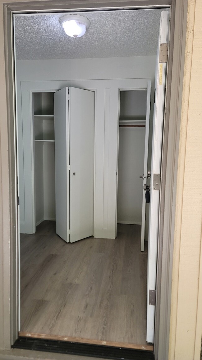 Entry - 110 SE Vista Ave Unit Vista #4