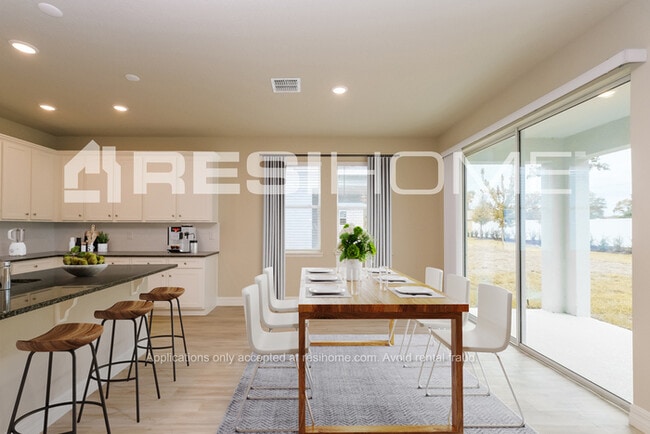 Photo - 1549 Diane St