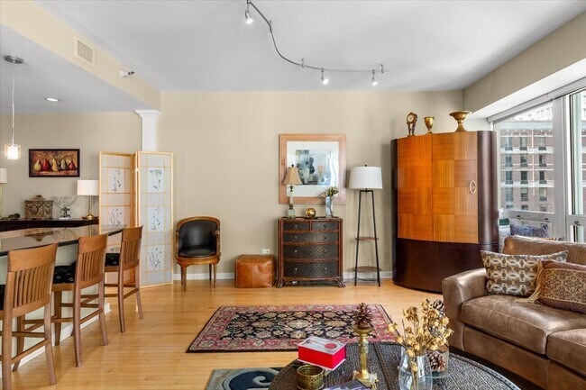 Photo - 57 E Delaware Pl Unit 1104