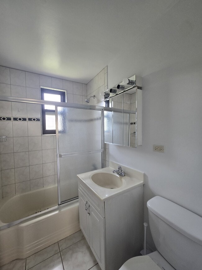 Photo - 7322 N Ridge Ave Unit 7322 North Ridge Avenue