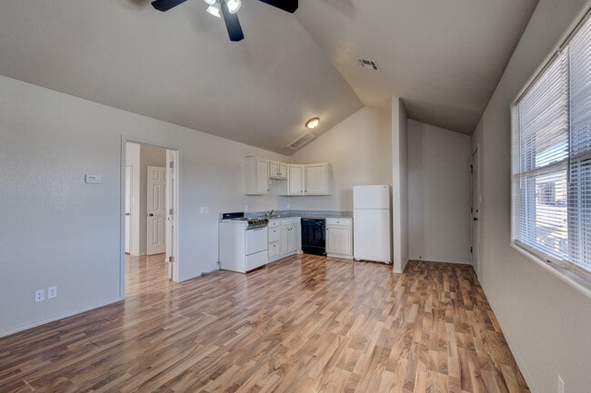 Photo - 4986 Raintree Cir