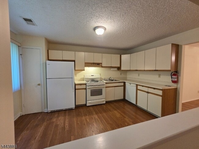 Photo - 71 Drake Ln