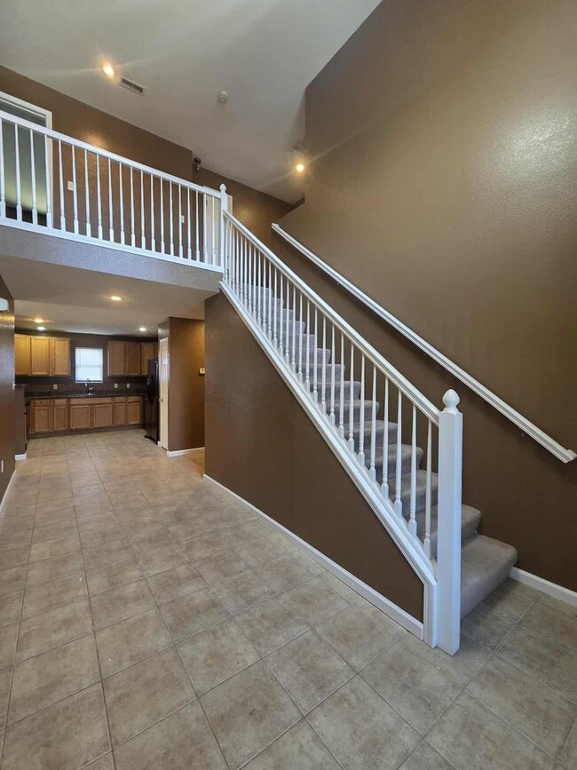 Photo - Beautiful Town House