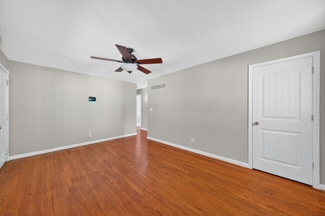 Photo - 1226 Baron Ave