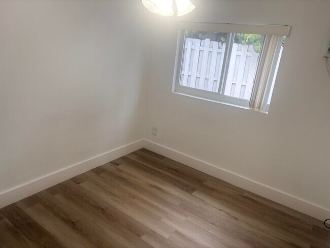 Photo - 1801 NE 25th Ave