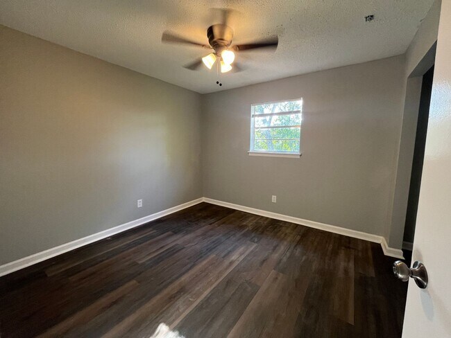 Photo - 2213 Jonathan Dr NW Unit Apartment D