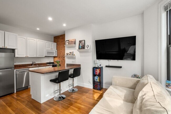 Photo - 20 Concord Square Unit 2