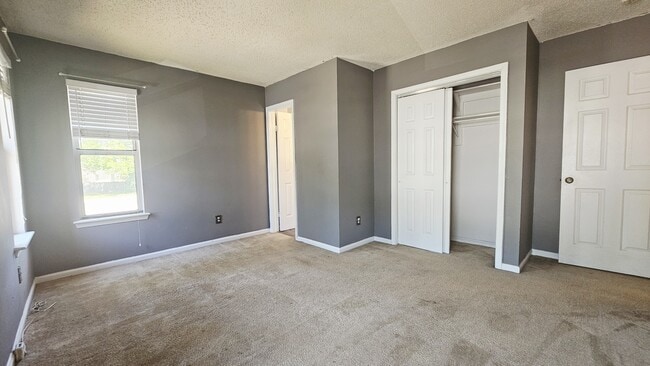 Photo - 812 Zircon Ct