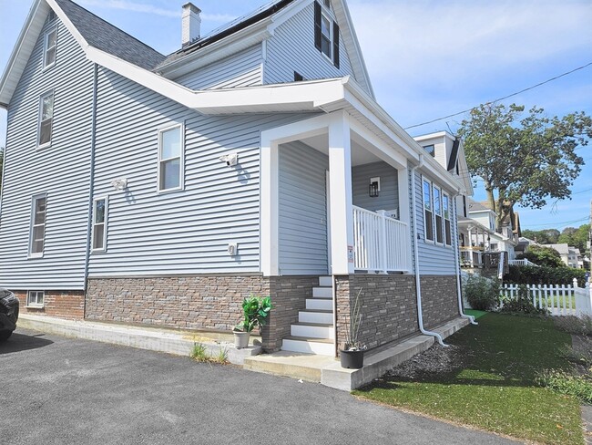 Building Photo - 46 Home St Unit 1